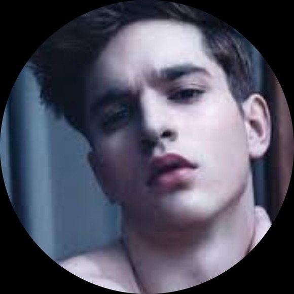 Profile Picture of Daluryfa Braynard (@daluryfab) on Poshmark