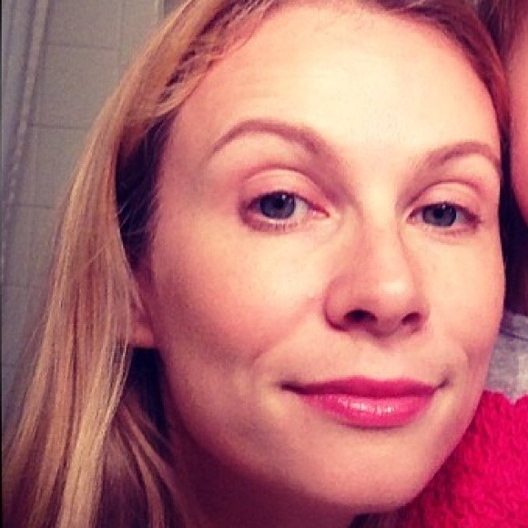 Profile Picture of Maris Pirone (@maria_is_happy) on Poshmark