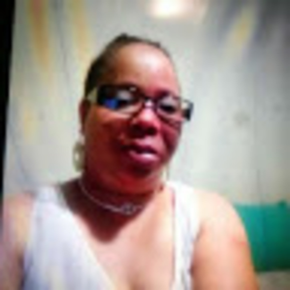 Profile Picture of Chantelle Bradby (@chantellebradby) on Poshmark