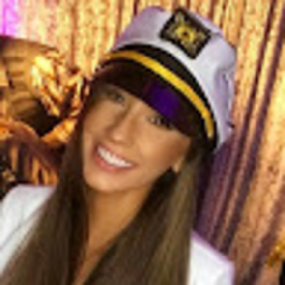 Profile Picture of Amanda Jacklin (@ajacklin14) on Poshmark