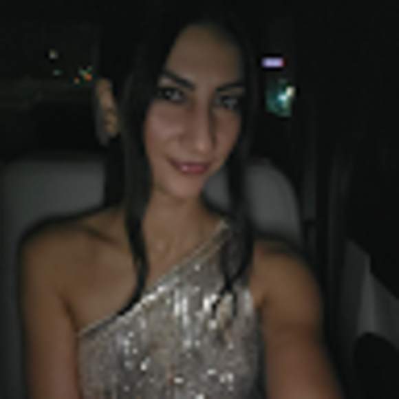 Profile Picture of Jeneen Farha (@jeneenfarha00) on Poshmark