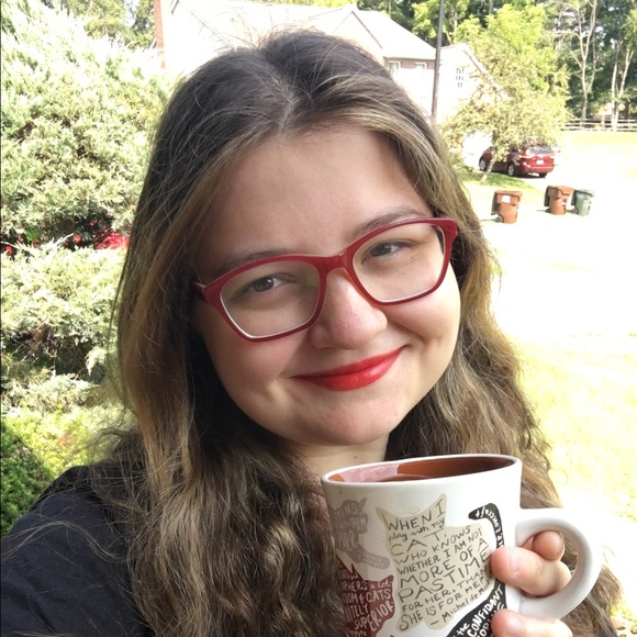 Profile Picture of Adrianna Waters (@adrianna_h2os) on Poshmark