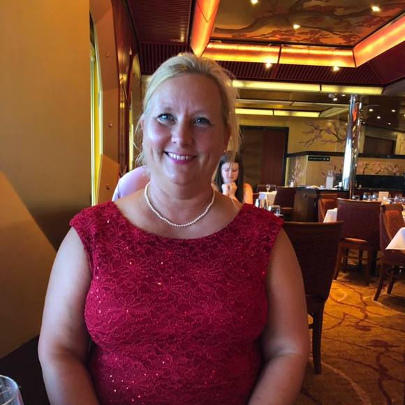 Profile Picture of Shawna Fink (@indygirl33) on Poshmark