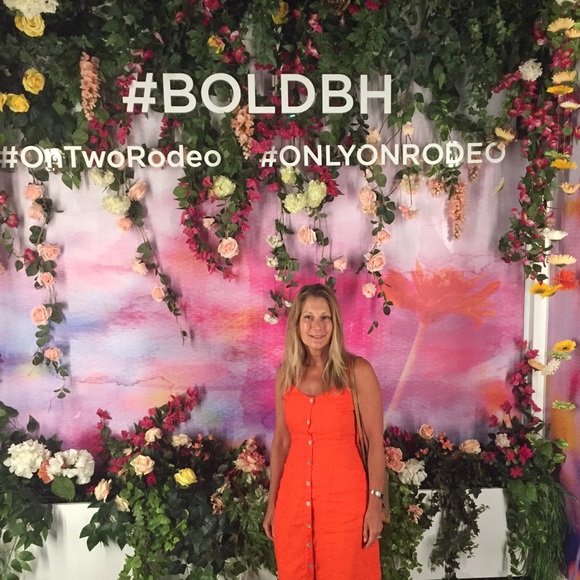 Profile Picture of Dayna Vitale (@dayna90) on Poshmark