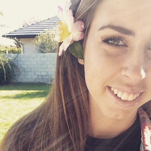 Emily Galland - Poshmark Profile Picture of Emily Galland (@emgalland) on Poshmark