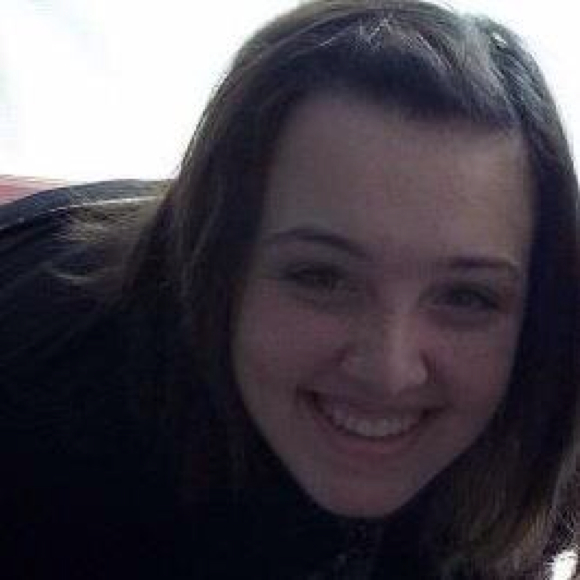 Profile Picture of Alexis Schatzer (@savvygirl18) on Poshmark