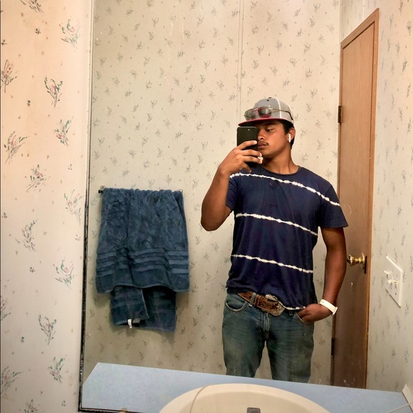 Profile Picture of Albert Flores (@albertflores36) on Poshmark