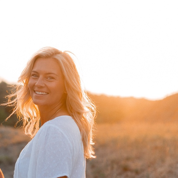 Profile Picture of Chelsea Kostal (@chelseakostal) on Poshmark