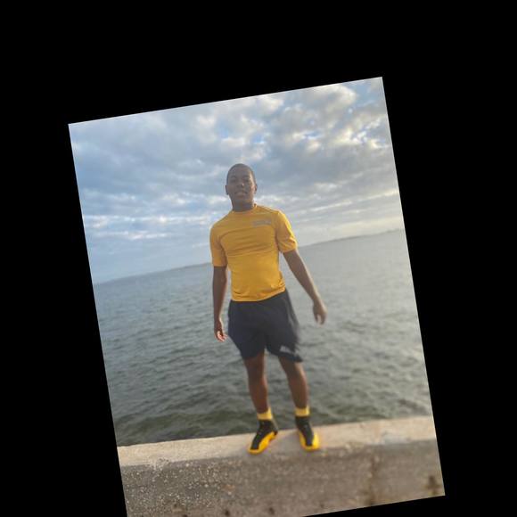 Profile Picture of Fredkeem Alridge (@fredkeema) on Poshmark