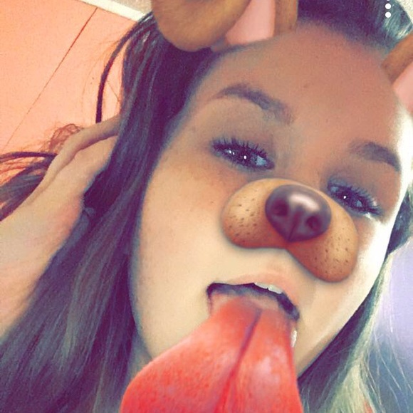 Profile Picture of Alexsis Burnie (@alexsis05) on Poshmark