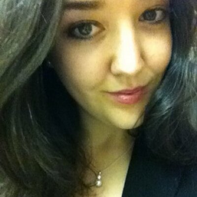 Profile Picture of Julia Connelly (@lucevanlestelle) on Twitter