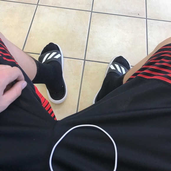 Profile Picture of Andrew Galvez (@drew3242) on Poshmark