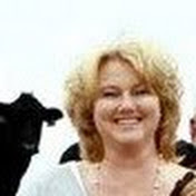Profile Picture of Robin Freeman (@farmerswifeblondie) on Youtube