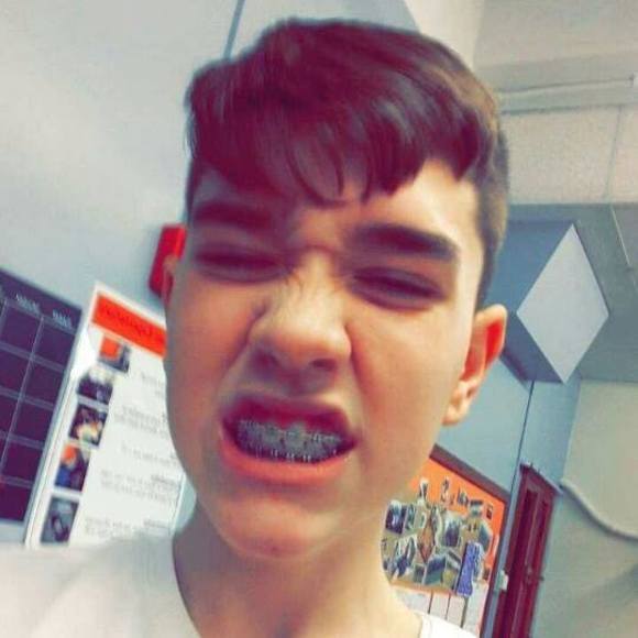 Profile Picture of Kade Boeckmann (@kkakskdnnez) on Poshmark