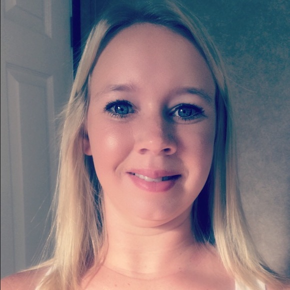 Profile Picture of Tiffany Kassler (@tkassler) on Poshmark