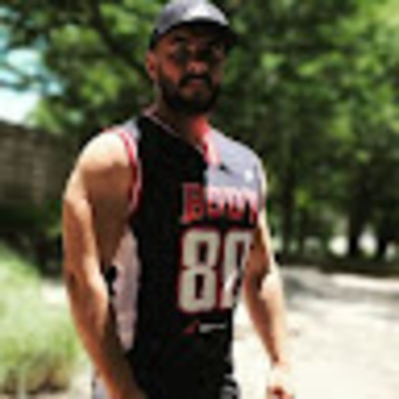 Profile Picture of Jefferson Souza (@jeffersonsouza) on Poshmark