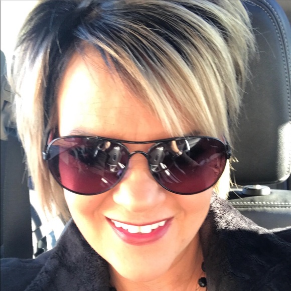 Profile Picture of Sheila Kuball (@dskuball) on Poshmark