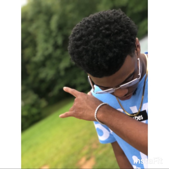 Profile Picture of Jonathan Josey (@joseyj161) on Poshmark