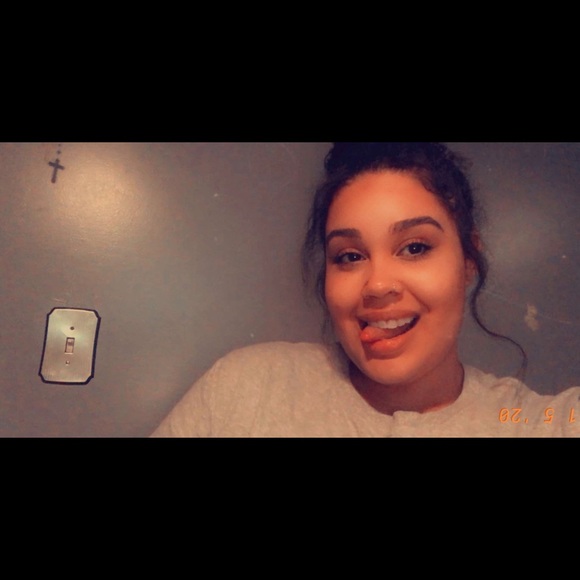 Jalyn Traynham - Poshmark Profile Picture of Jalyn Traynham (@jalyntraynham) on Poshmark