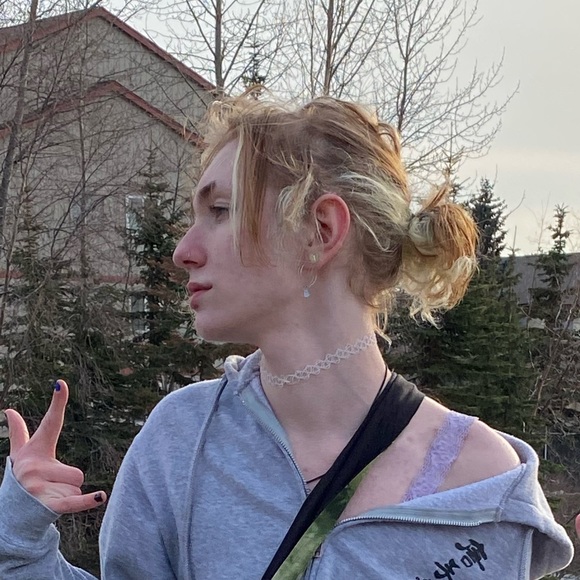 Danny Leneave - Poshmark Profile Picture of Danny Leneave (@dannyleneave) on Poshmark