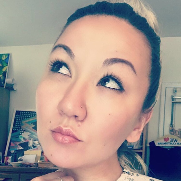 Profile Picture of Nancy Utter (@nemutter86) on Poshmark