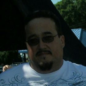 Profile Picture of Mike Saez (@capsaez) on Pinterest