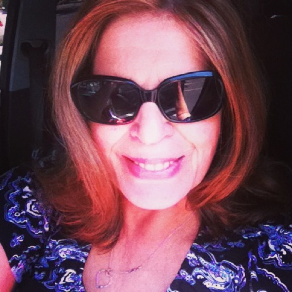 Profile Picture of Jo Vannata (@josiegrl54) on Poshmark