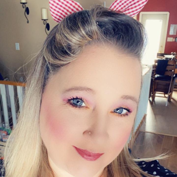 Profile Picture of Mama Hutch (@moniquehutch) on Tiktok