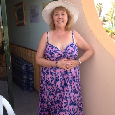 Profile Picture of Helen Cleaver (@Madaboutcats10) on Twitter