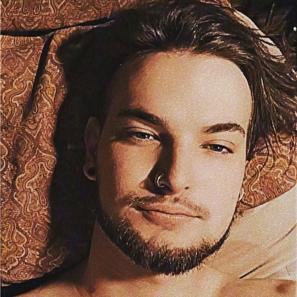 Profile Picture of Wade Hansen (@wadehansen8) on Poshmark