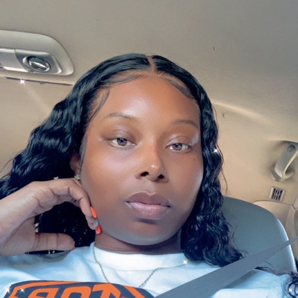 Profile Picture of Christina Gilgenbach (@mschrissi21) on Poshmark