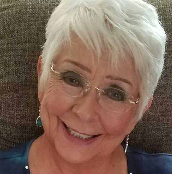 Profile Picture of Kay Cottongim (@kaycottongim) on Poshmark