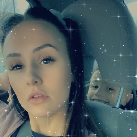 Bailey Lucito - Poshmark Profile Picture of Bailey Lucito (@baileylucito) on Poshmark