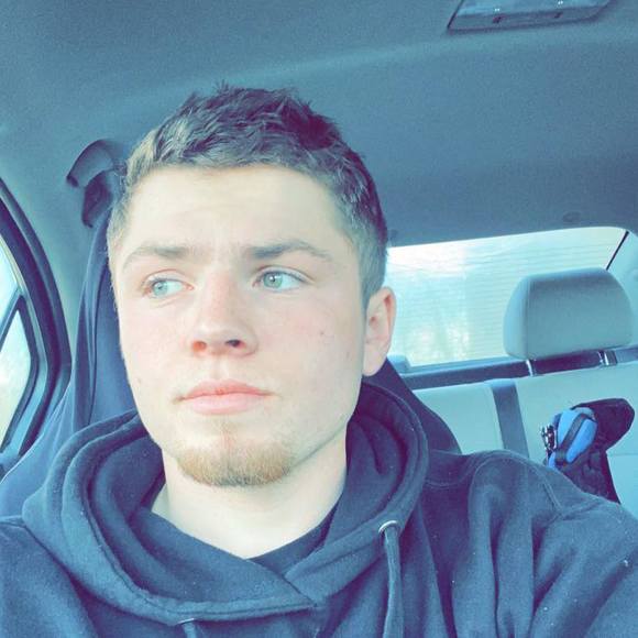 Profile Picture of Michael Tiernan (@michaelt21) on Poshmark