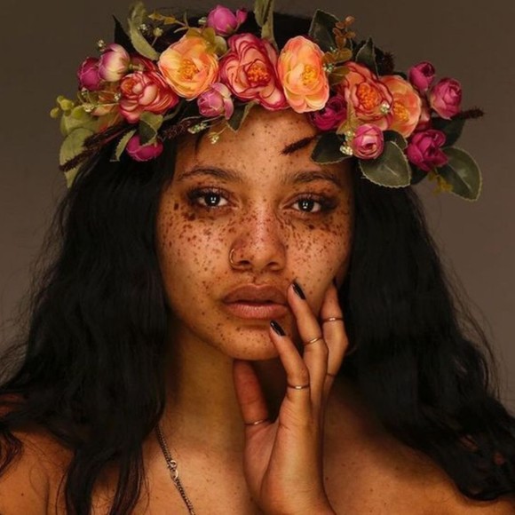 Profile Picture of Holly Nickson (@0keqboi0qy) on Poshmark