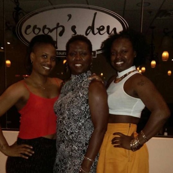 Profile Picture of Batya Storey (@emunawb) on Poshmark