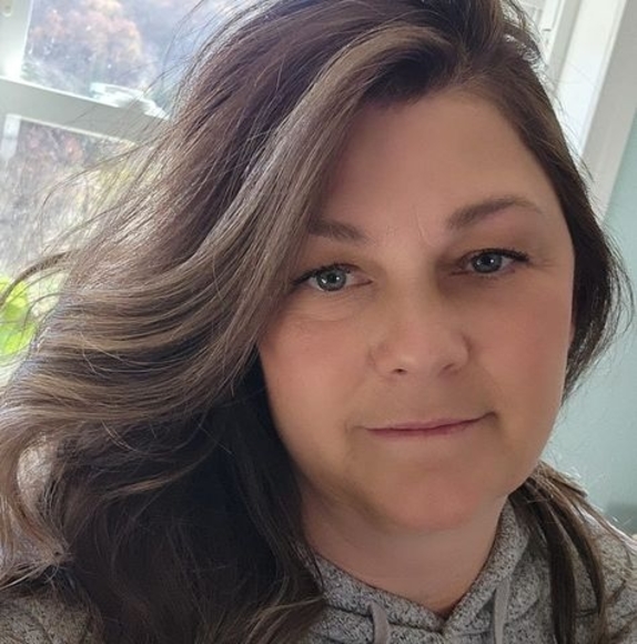 Profile Picture of Shelly Highfield tanner (@loyallovejw) on Poshmark