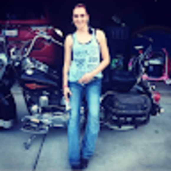 Profile Picture of Savannah Brazile (@s_brazile) on Poshmark