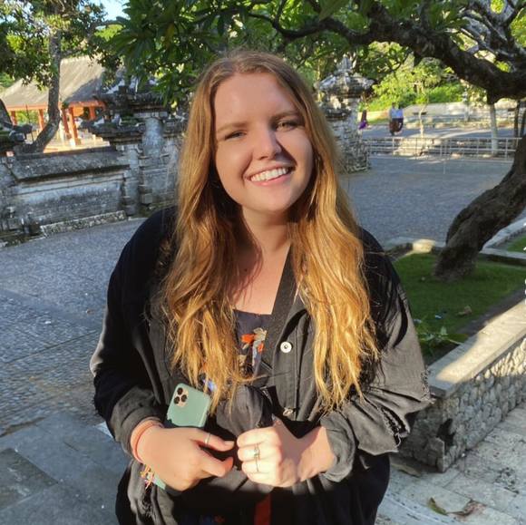 Profile Picture of Haley Westerhoff (@haleyscomet10) on Poshmark