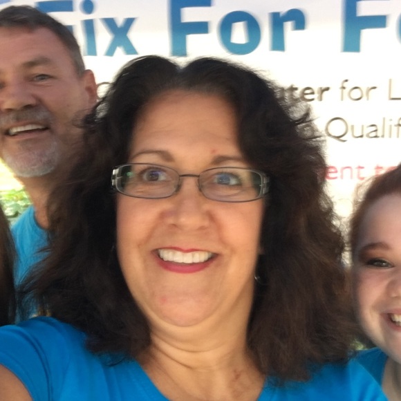 Profile Picture of Susan Larsen (@susanlarsen64) on Poshmark