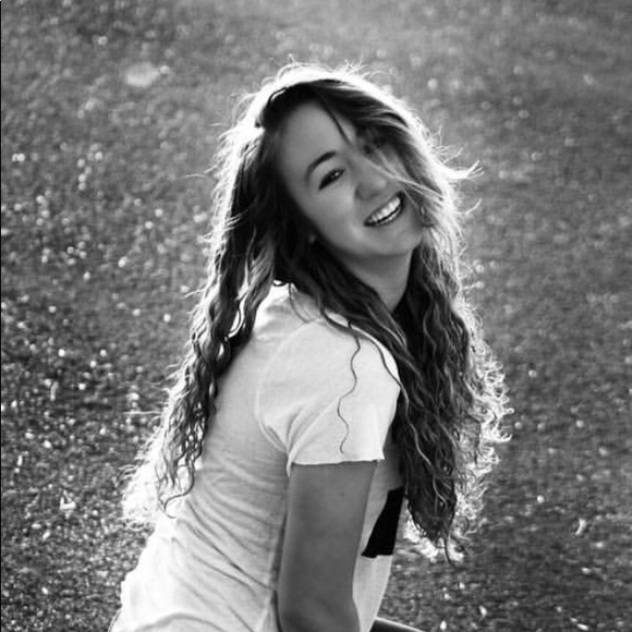 Morghan Lamansky - Poshmark Profile Picture of Morghan Lamansky (@mlaree) on Poshmark