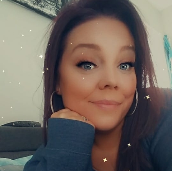 Profile Picture of Mallory Mcdonald (@mommamak3) on Poshmark
