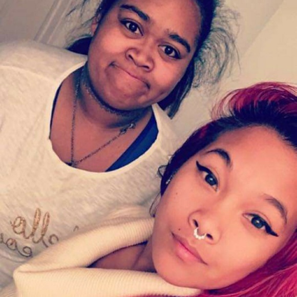 Profile Picture of Taylor Bartolome (@taytaybabez808) on Poshmark