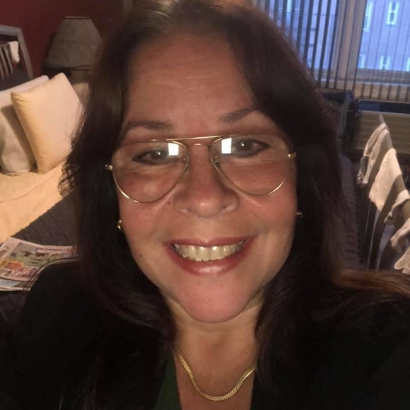 Profile Picture of Maritza Laboy (@mlaboy1) on Poshmark