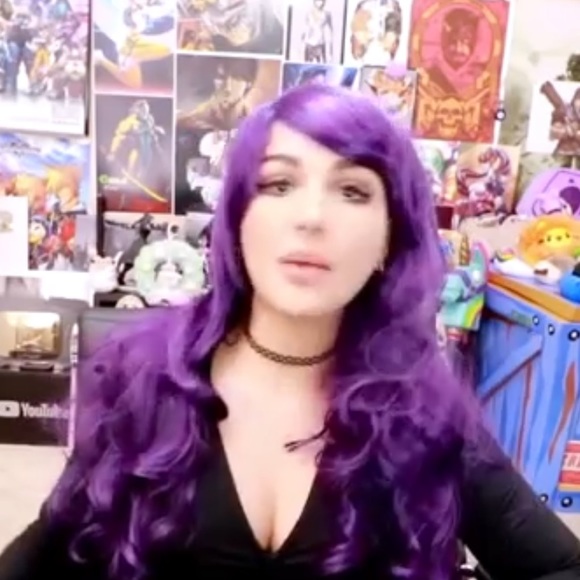 Profile Picture of Leah Ogline (@harharhehe123) on Poshmark