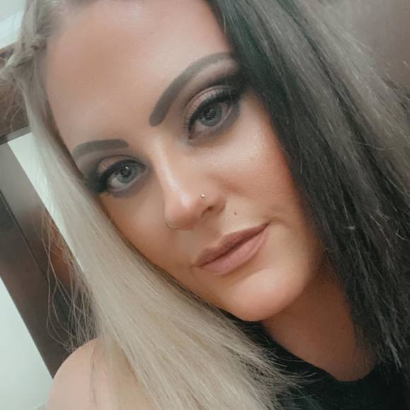 Profile Picture of Kaitlin Vanbilliard (@kbizzle92) on Poshmark