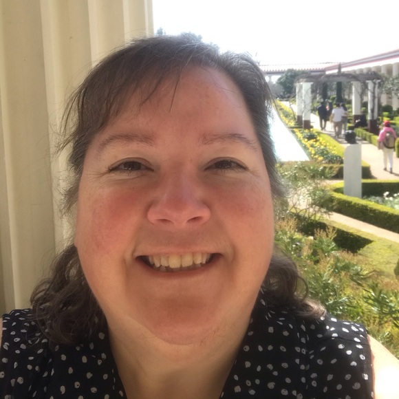 Angela Brasser - Poshmark Profile Picture of Angela Brasser (@angela_brasser) on Poshmark