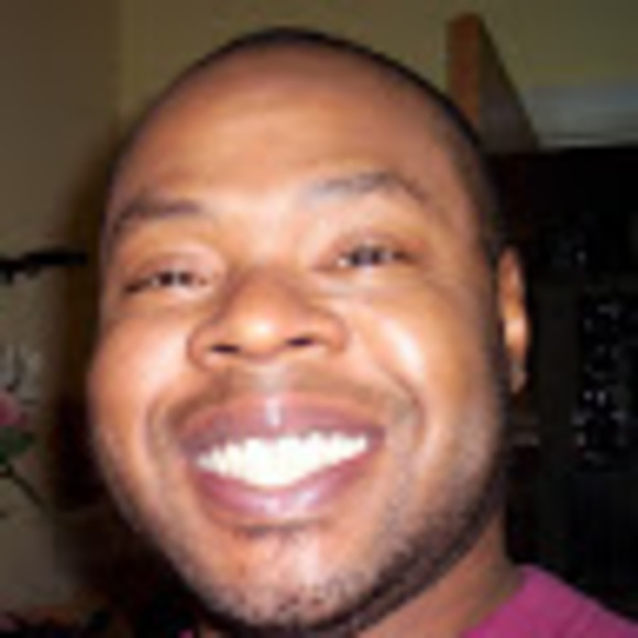 Profile Picture of James Copeland (@jamescopelan827) on Poshmark