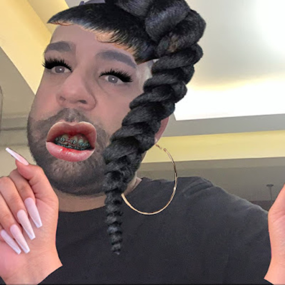 Profile Picture of Isabella Guzman (@izzyguz927) on Poshmark