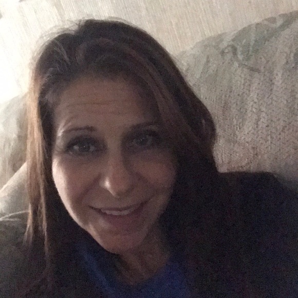 Profile Picture of Trish Chillemi (@littlebitceg) on Poshmark